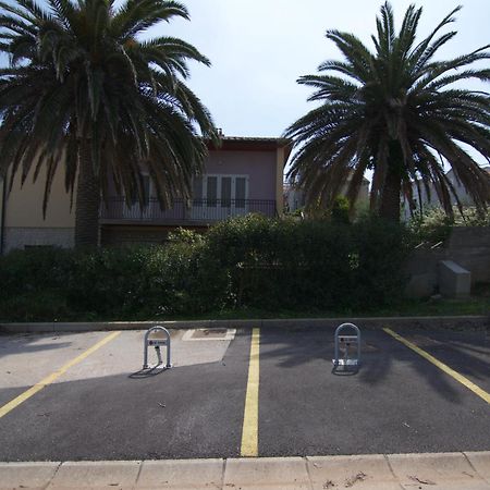 Apartments Vitoria Mali Lošinj Eksteriør bilde