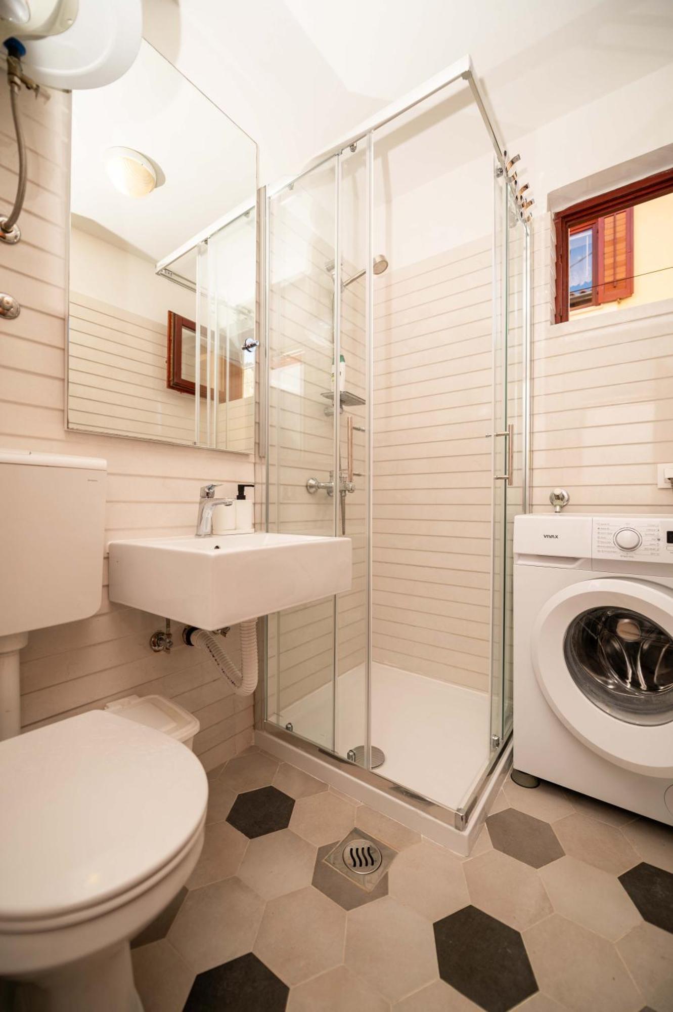Apartments Vitoria Mali Lošinj Eksteriør bilde